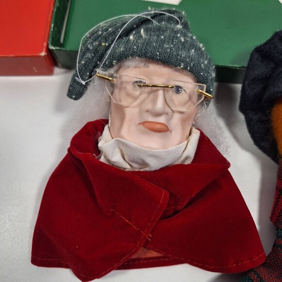 A Christmas Carol Heritage Village Tiny Tim Bob Cratchit Scrooge Heads 1988 Lot - Picture 13 of 16